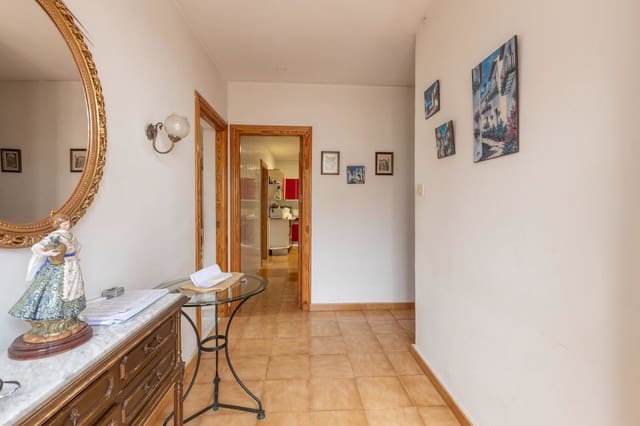 4 soverom Villa til salgs i Iznalloz med garasje - € 110 000 (Ref: 9942032)