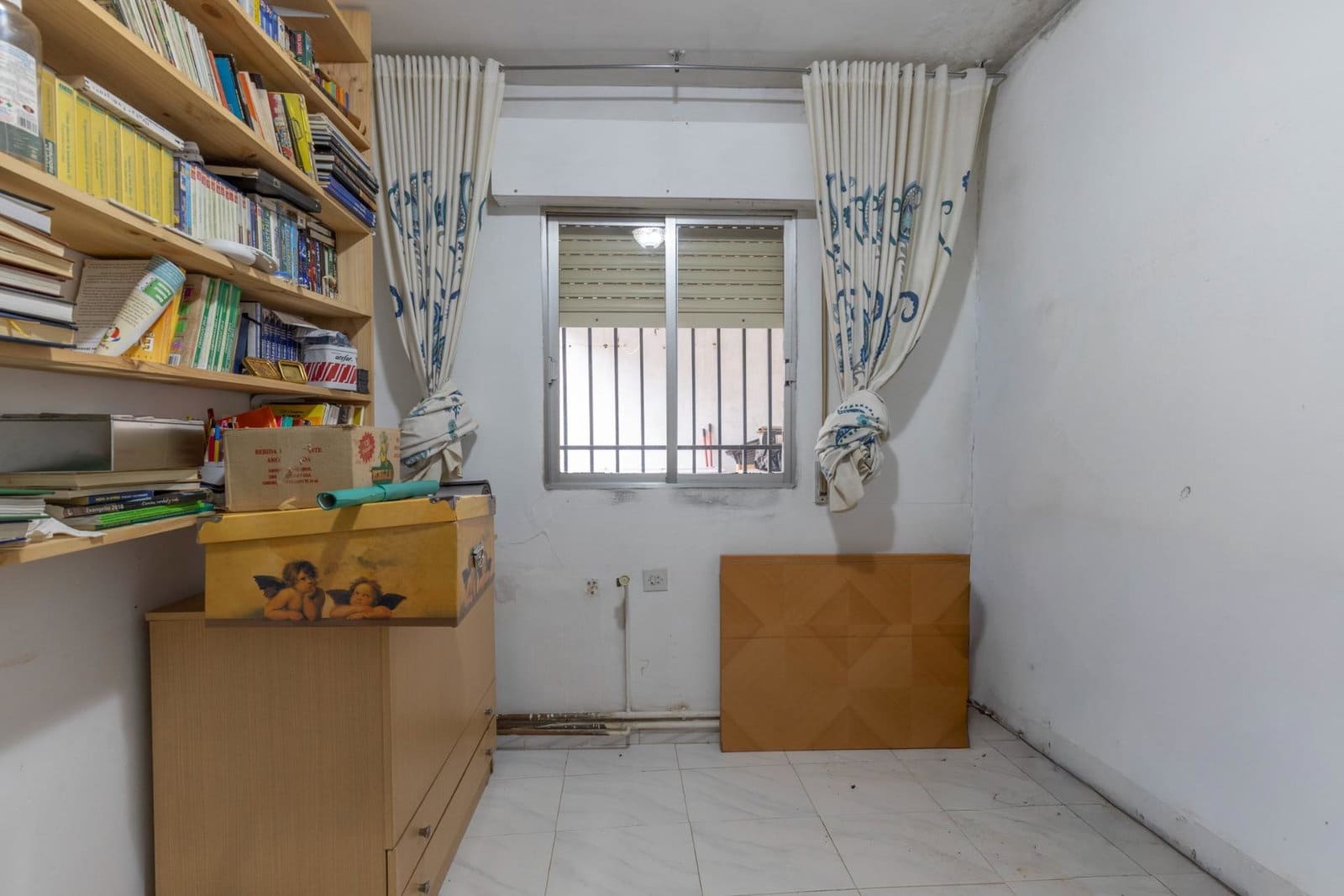 4 soverom Villa til salgs i Iznalloz med garasje - € 90 000 (Ref: 9942032)