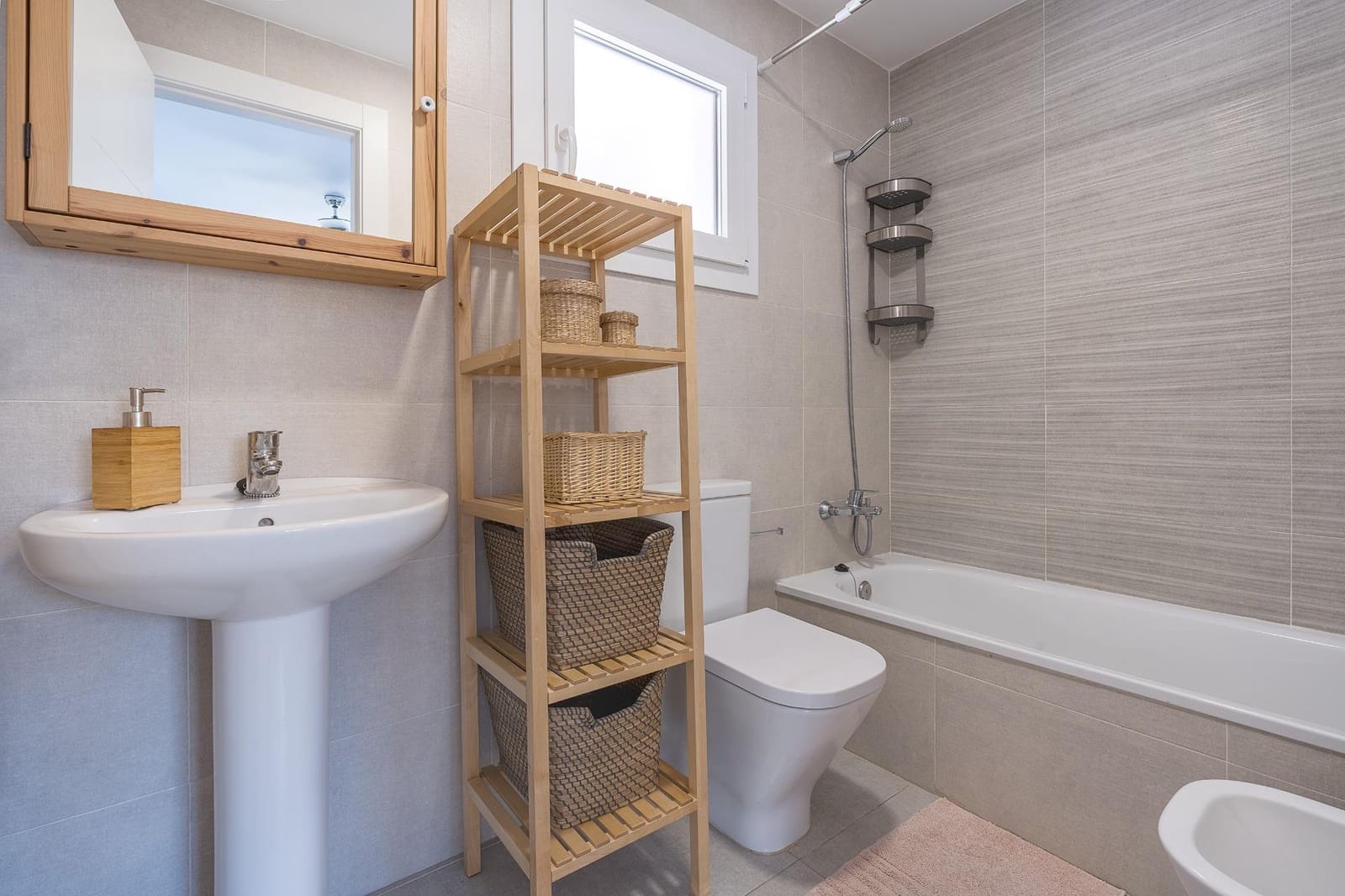 3 sypialnia Apartament na sprzedaż w Almunecar z basenem garażem - 330 000 € (Ref: 9943406)