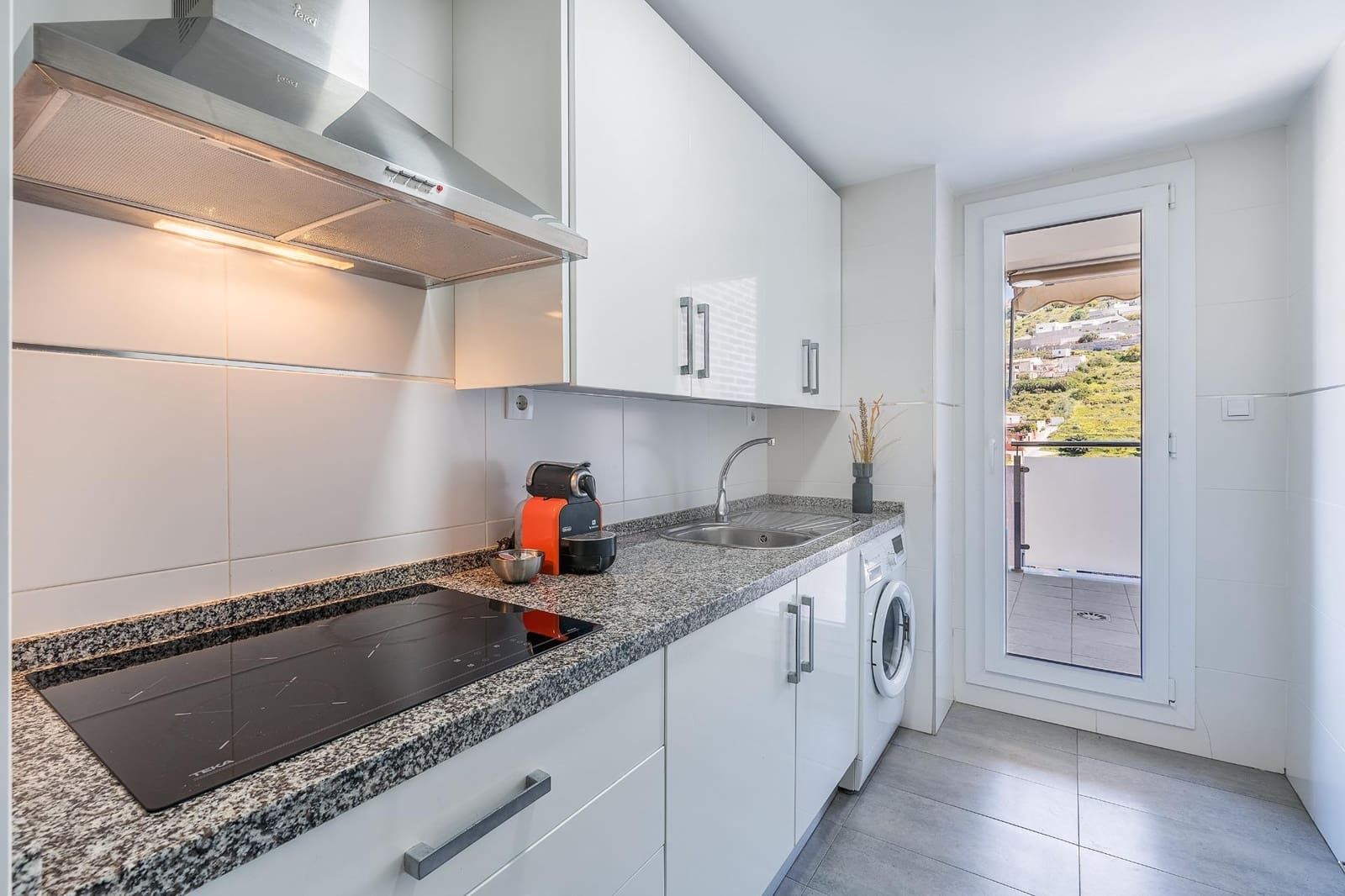 3 sypialnia Apartament na sprzedaż w Almunecar z basenem garażem - 330 000 € (Ref: 9943406)