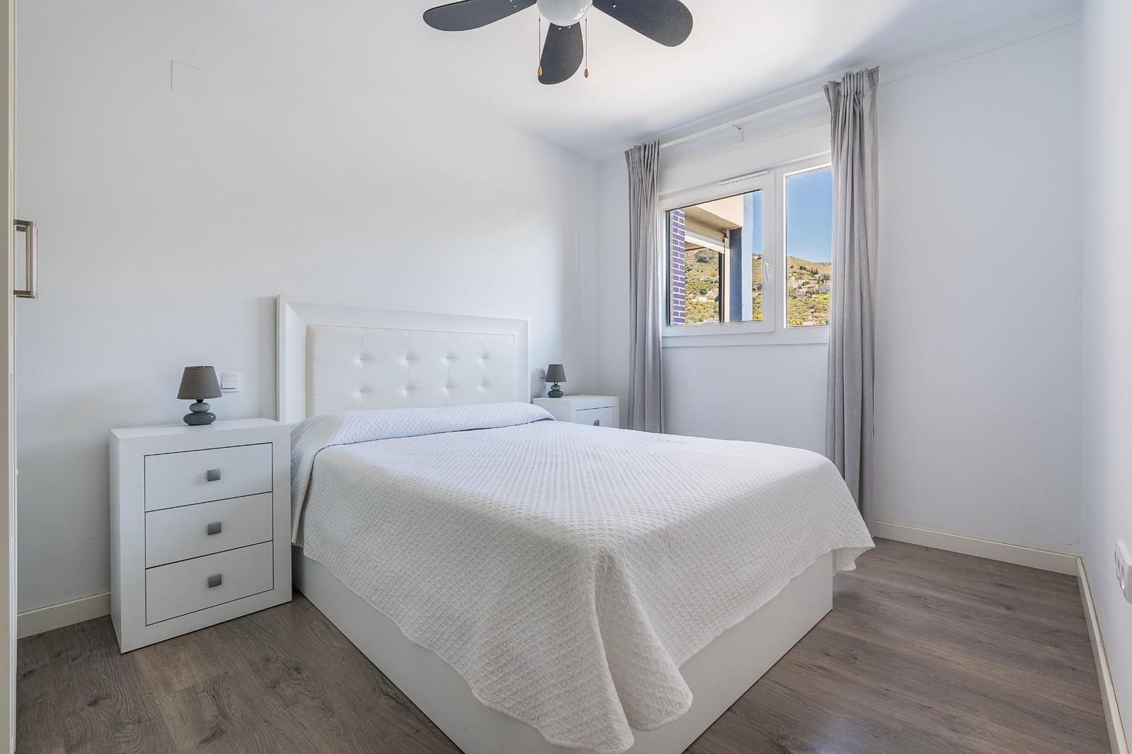 3 sypialnia Apartament na sprzedaż w Almunecar z basenem garażem - 330 000 € (Ref: 9943406)