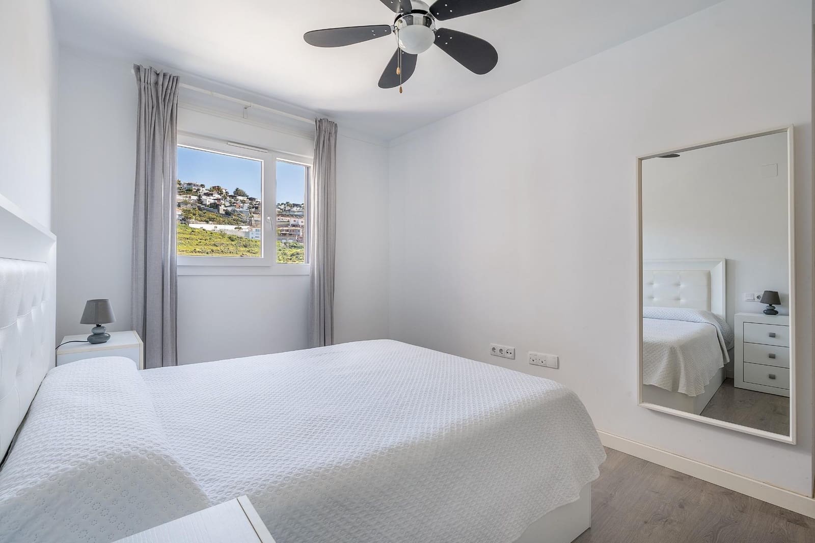 3 sypialnia Apartament na sprzedaż w Almunecar z basenem garażem - 330 000 € (Ref: 9943406)