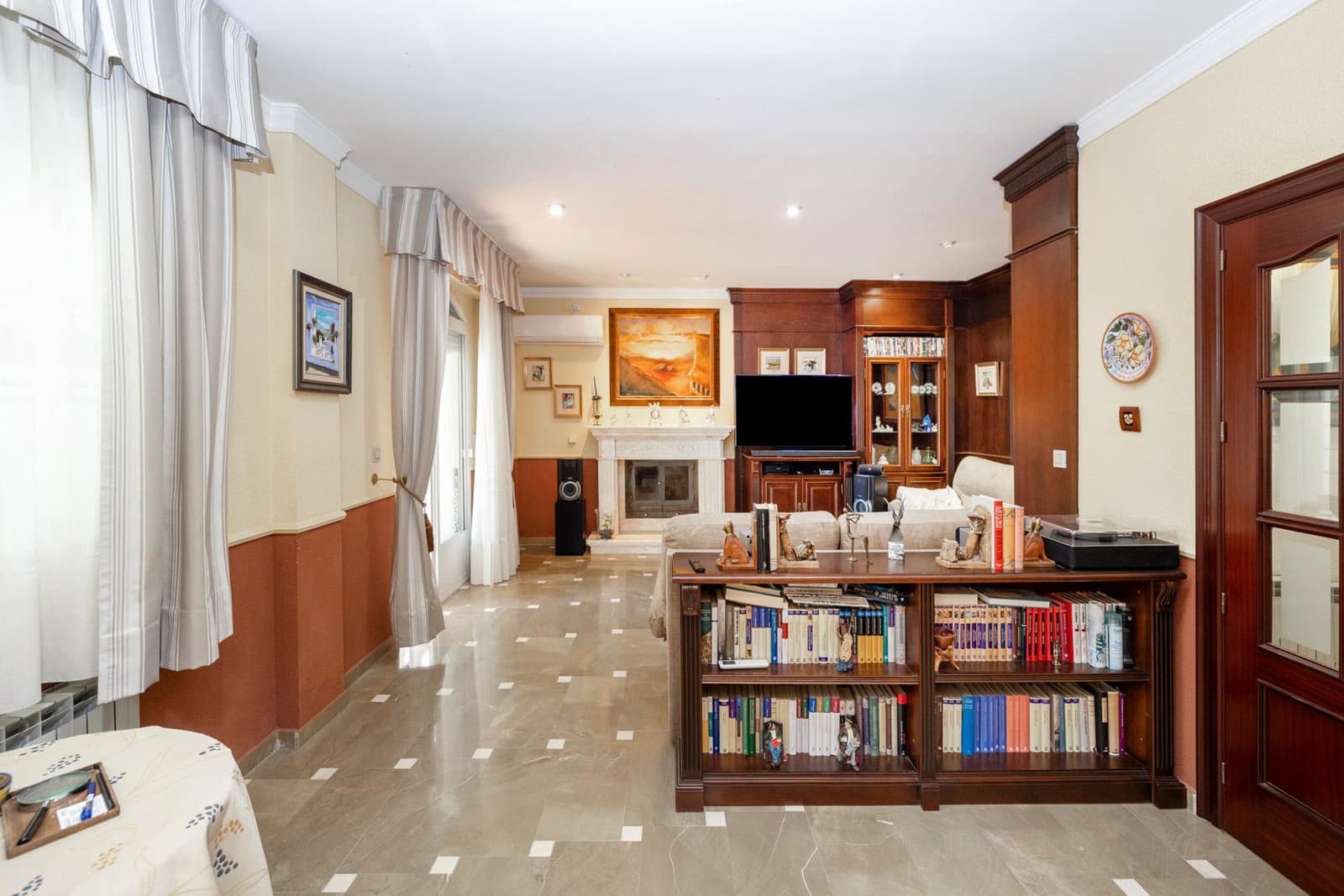 8 bedroom Villa for sale in Atarfe with pool garage - € 695,000 (Ref: 9943667)