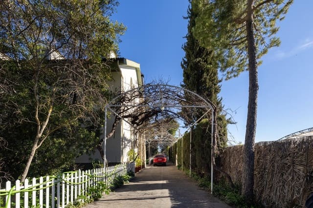 8 soveværelse Villa til salg i Atarfe med swimmingpool garage - € 695.000 (Ref: 9943667)