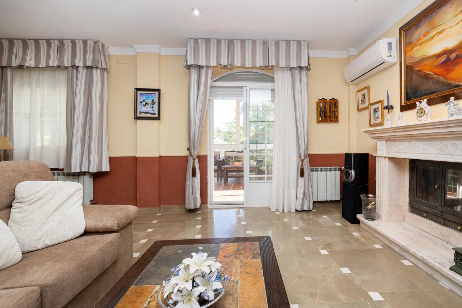8 bedroom Villa for sale in Atarfe with pool garage - € 695,000 (Ref: 9943667)