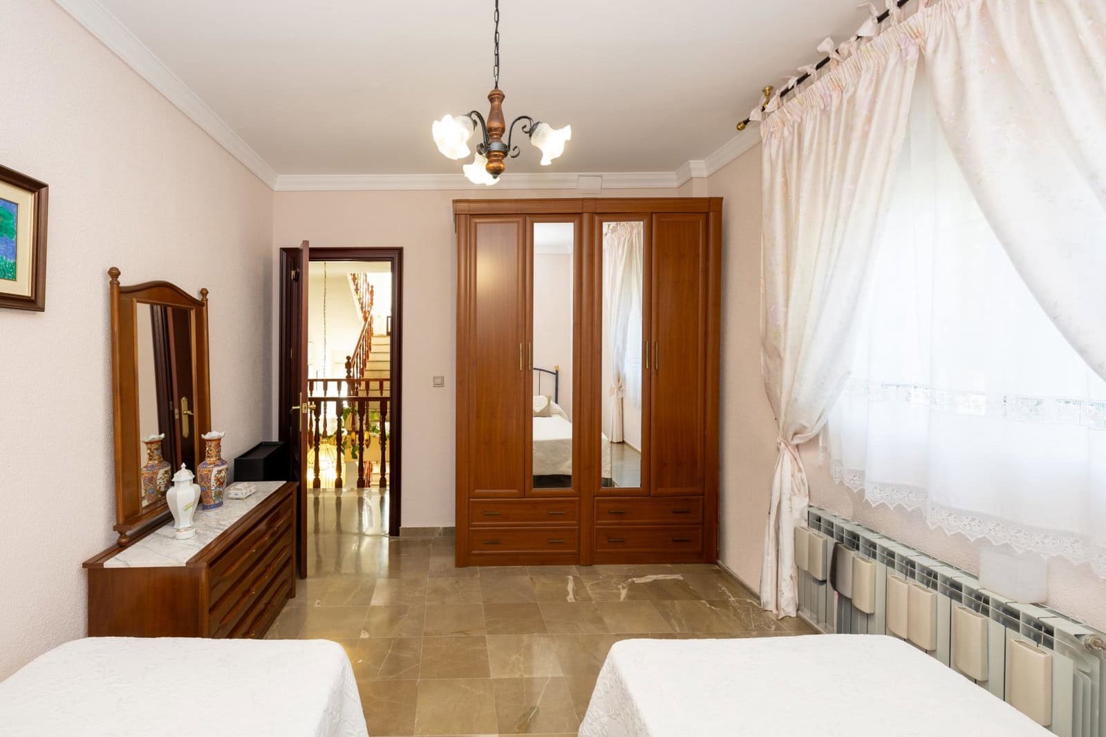 8 bedroom Villa for sale in Atarfe with pool garage - € 695,000 (Ref: 9943667)