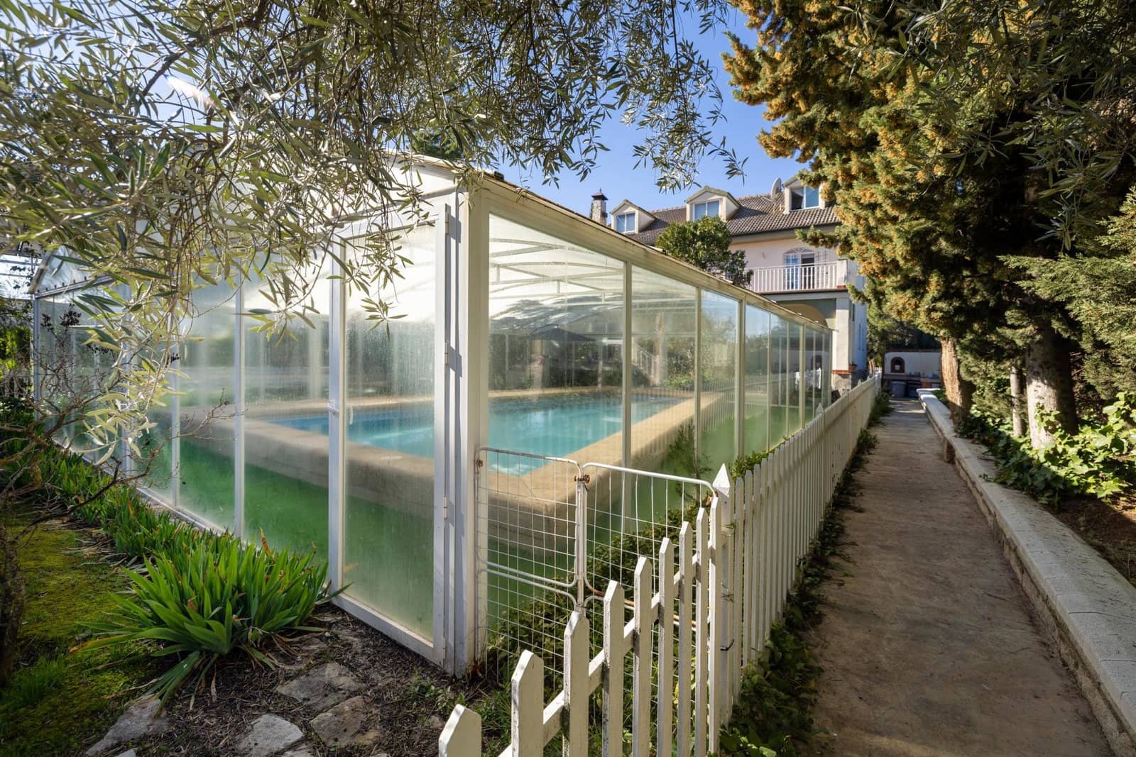 8 bedroom Villa for sale in Atarfe with pool garage - € 695,000 (Ref: 9943667)