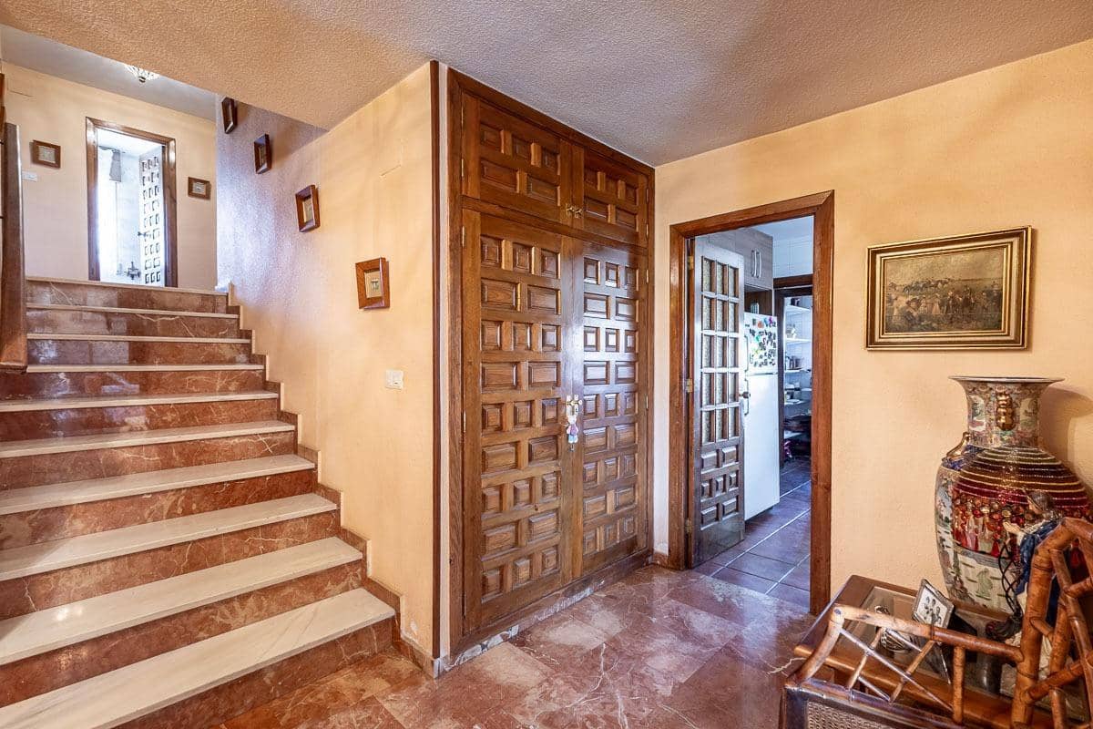 5 sypialnia Willa na sprzedaż w Ogijares z basenem garażem - 650 000 € (Ref: 9947543)