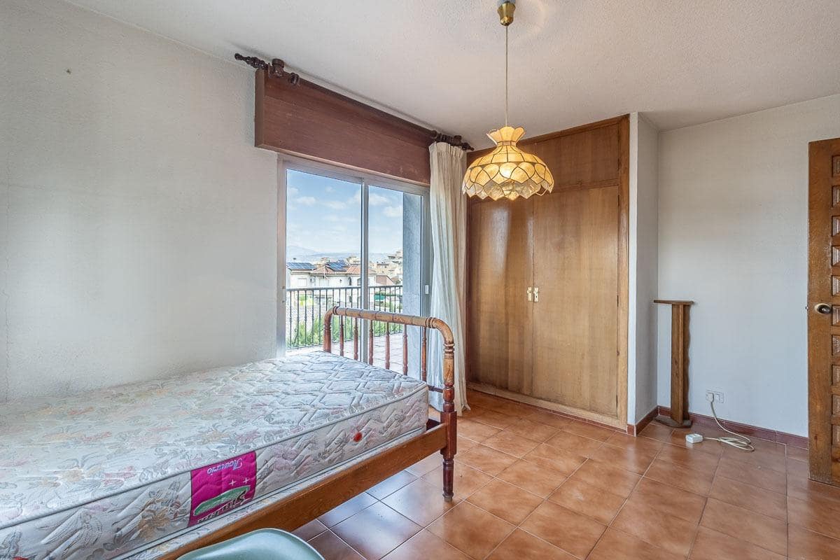 5 sypialnia Willa na sprzedaż w Ogijares z basenem garażem - 650 000 € (Ref: 9947543)