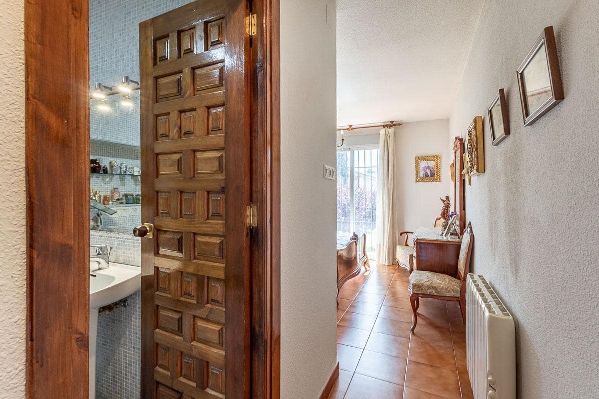5 sypialnia Willa na sprzedaż w Ogijares z basenem garażem - 650 000 € (Ref: 9947543)