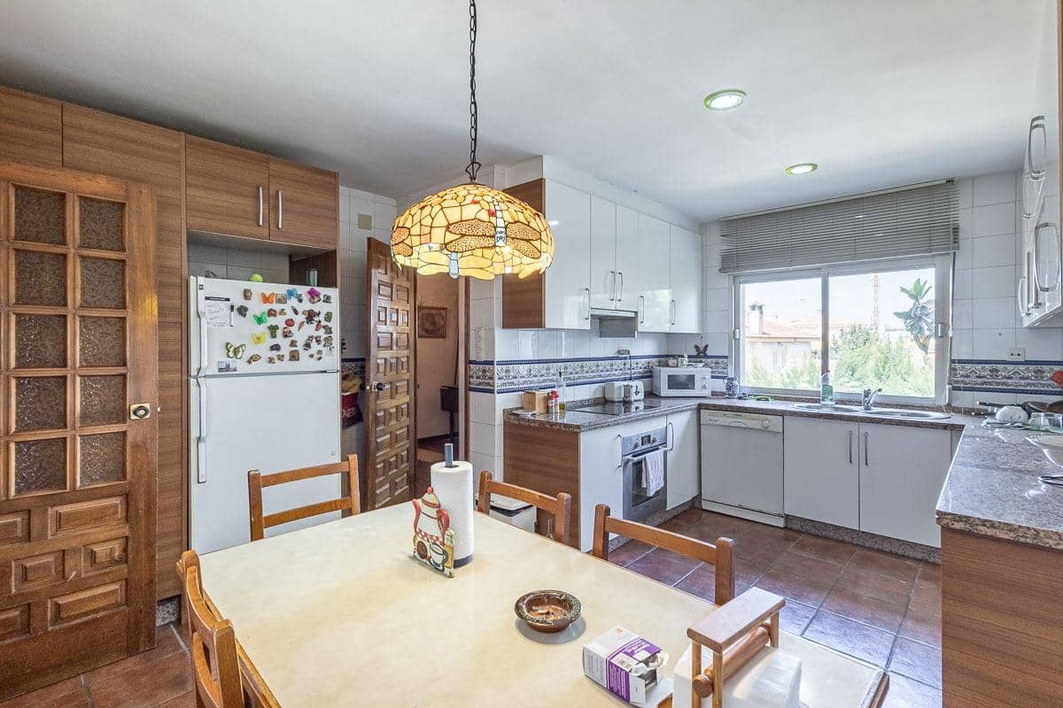 5 sypialnia Willa na sprzedaż w Ogijares z basenem garażem - 650 000 € (Ref: 9947543)