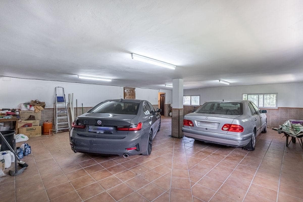 5 sypialnia Willa na sprzedaż w Ogijares z basenem garażem - 650 000 € (Ref: 9947543)
