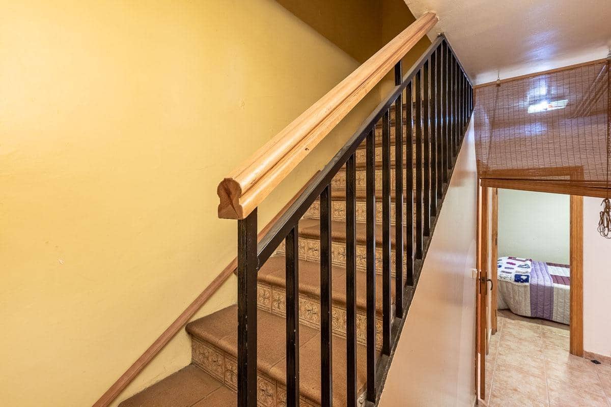4 makuuhuone Huvila myytävänä paikassa Granada kaupunki - 299 000 € (Ref: 9947544)
