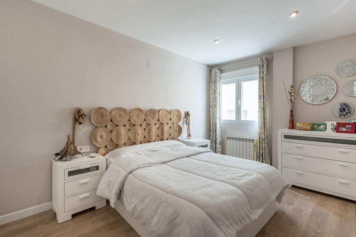 2 soveværelse Lejlighed til salg i Granada by - € 225.000 (Ref: 9952345)