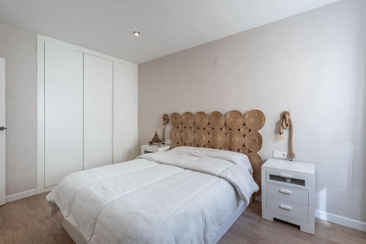 2 soveværelse Lejlighed til salg i Granada by - € 225.000 (Ref: 9952345)