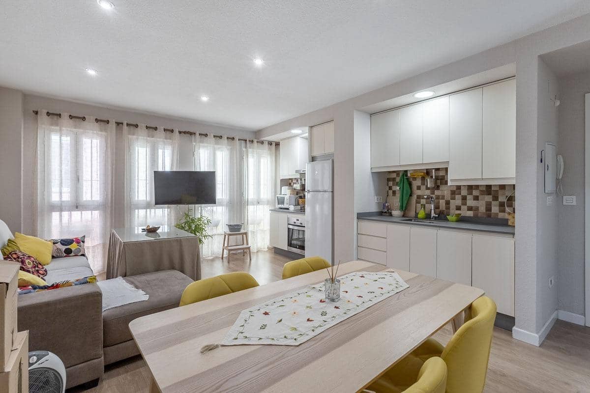 2 soveværelse Lejlighed til salg i Granada by - € 225.000 (Ref: 9952345)