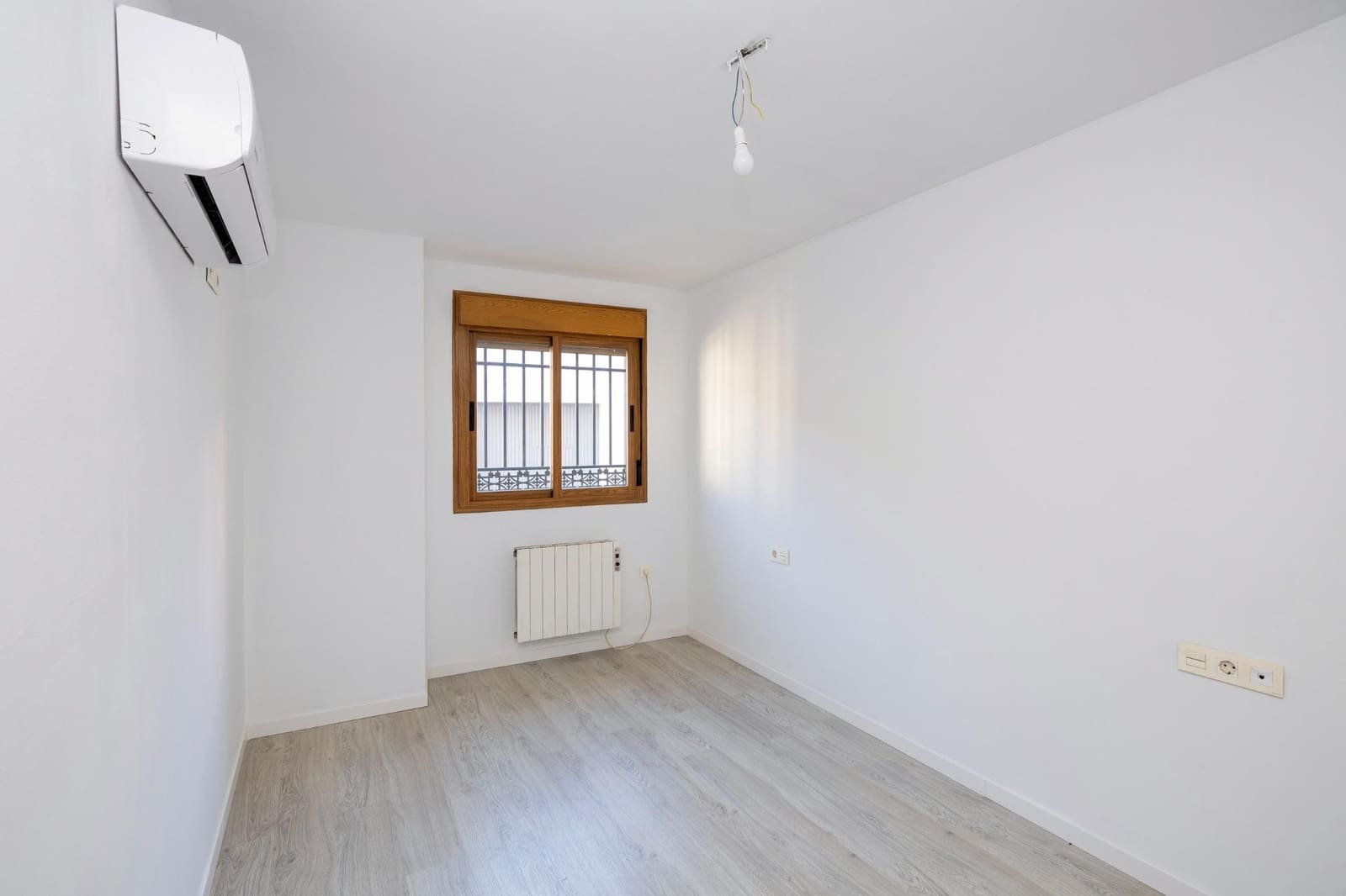 2 soveværelse Lejlighed til salg i Atarfe med garage - € 145.000 (Ref: 9953843)