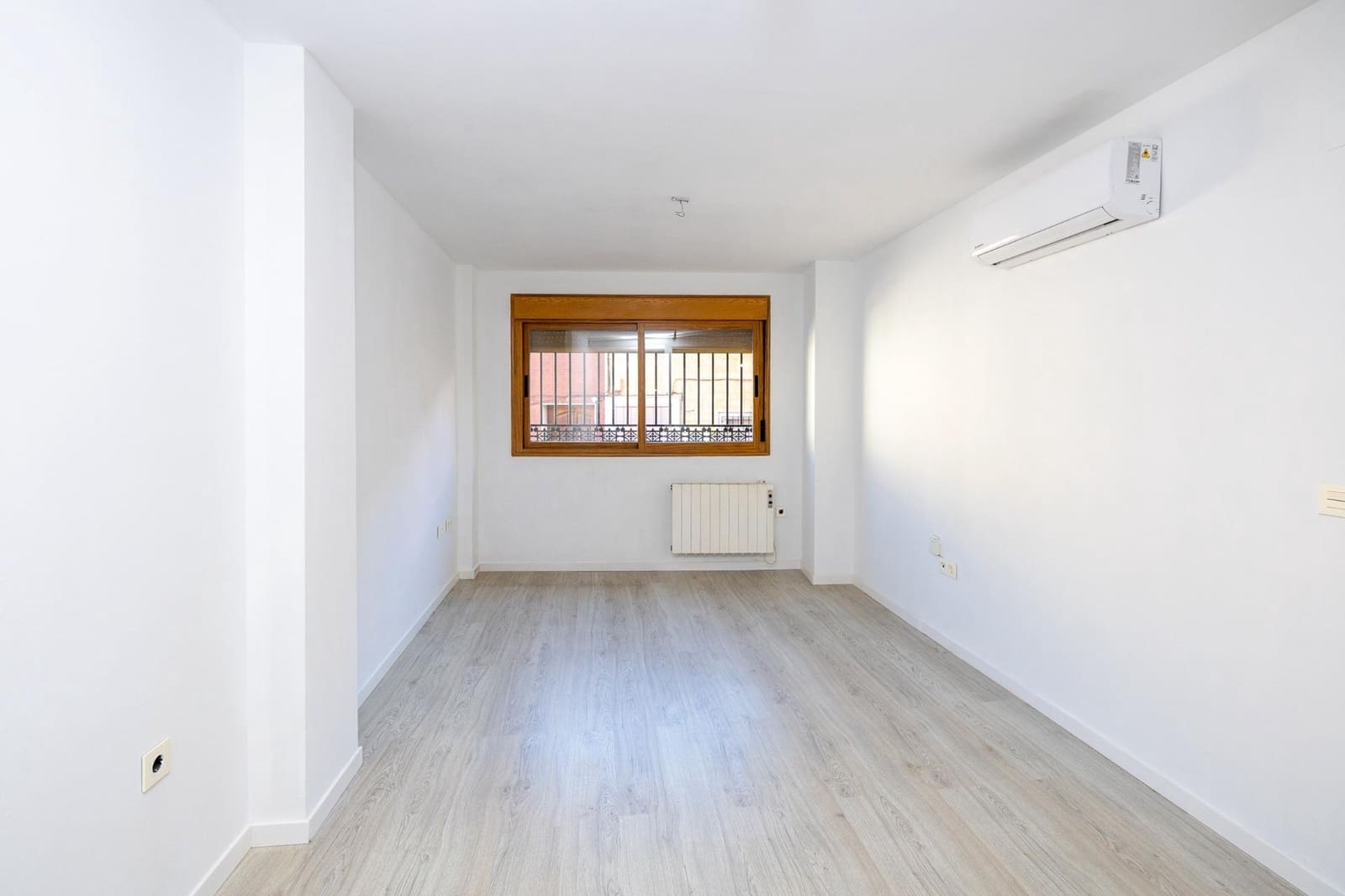 2 soveværelse Lejlighed til salg i Atarfe med garage - € 145.000 (Ref: 9953843)