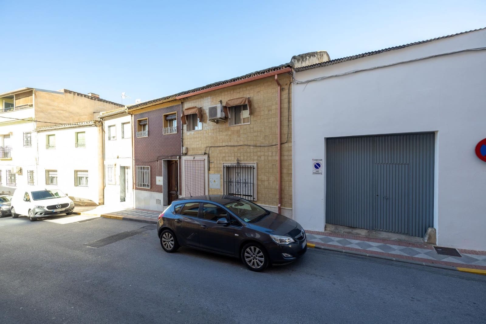 2 soveværelse Lejlighed til salg i Atarfe med garage - € 145.000 (Ref: 9953843)