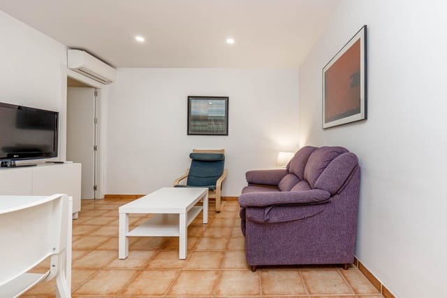 3 bedroom Apartment for rent in Centro - Sagrario, Granada city - € 800 (Ref: 9953844)