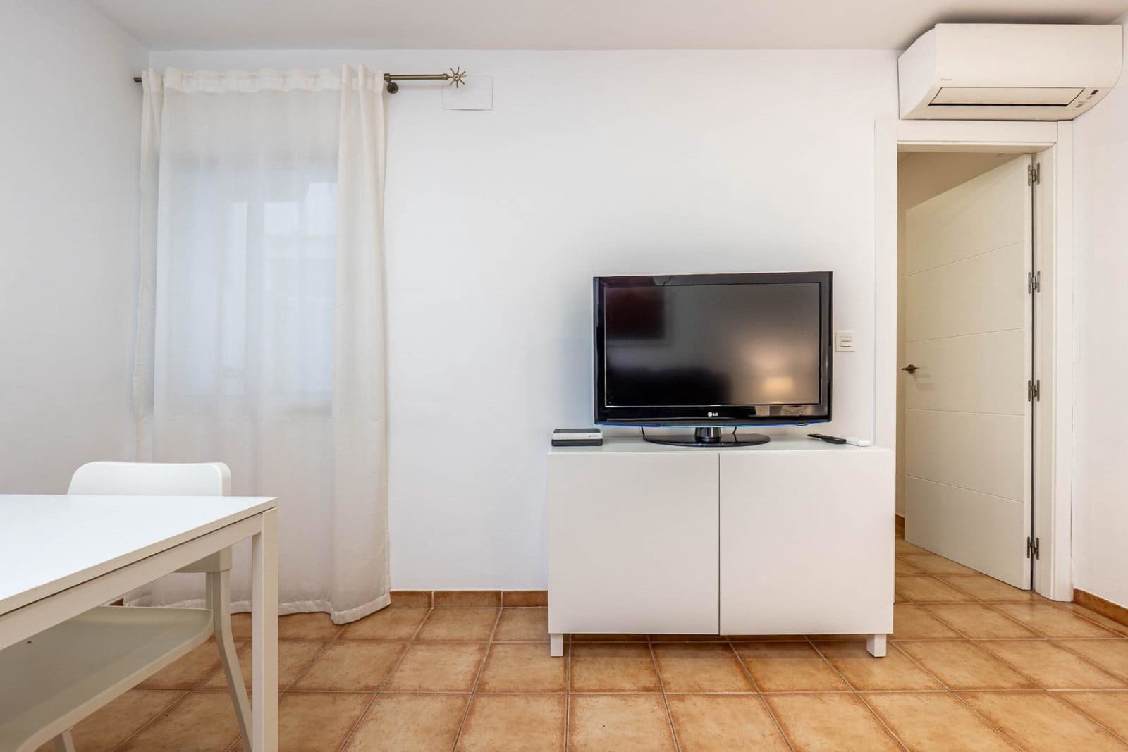 3 bedroom Apartment for rent in Granada city - € 800 (Ref: 9953844)