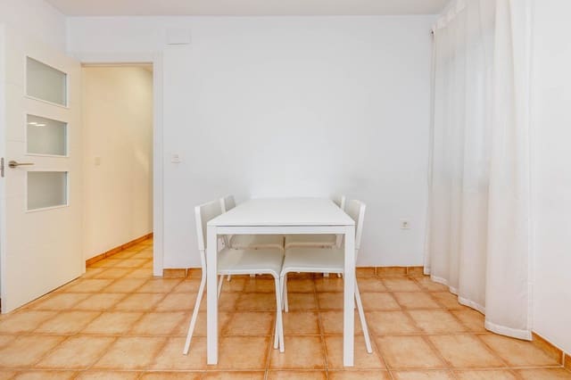 3 bedroom Apartment for rent in Centro - Sagrario, Granada city - € 800 (Ref: 9953844)