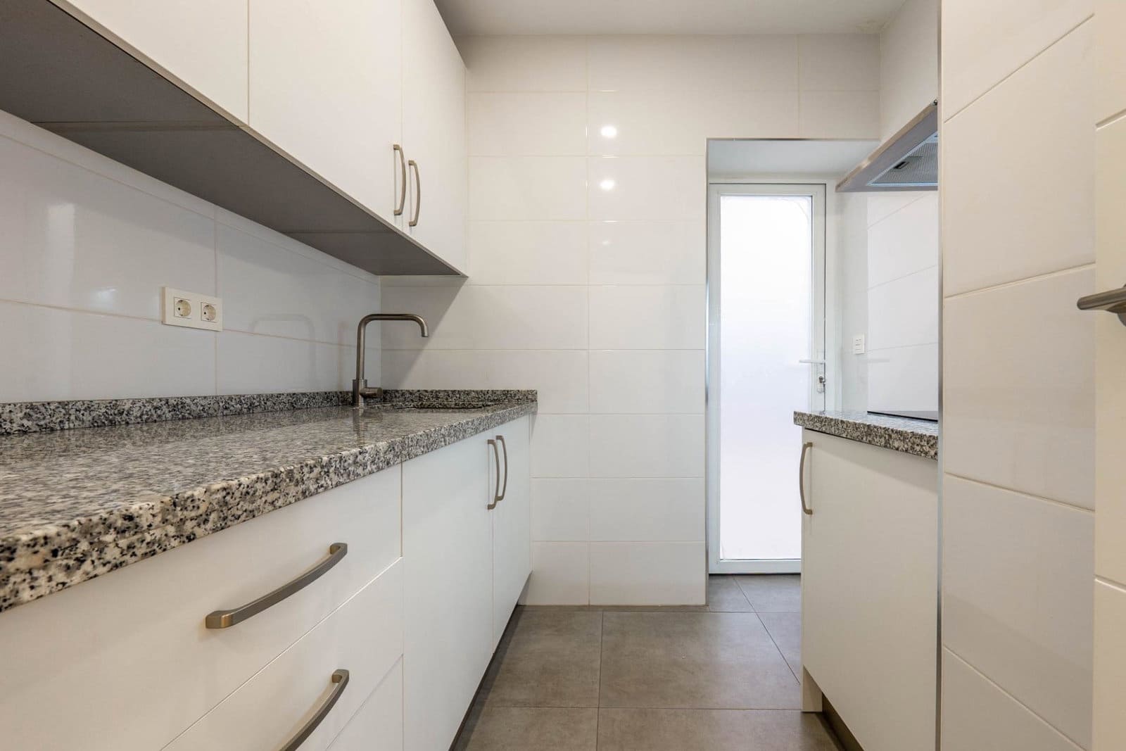 3 bedroom Apartment for rent in Granada city - € 800 (Ref: 9953844)