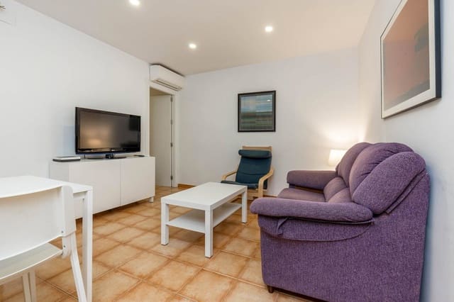 3 bedroom Apartment for rent in Centro - Sagrario, Granada city - € 800 (Ref: 9953844)