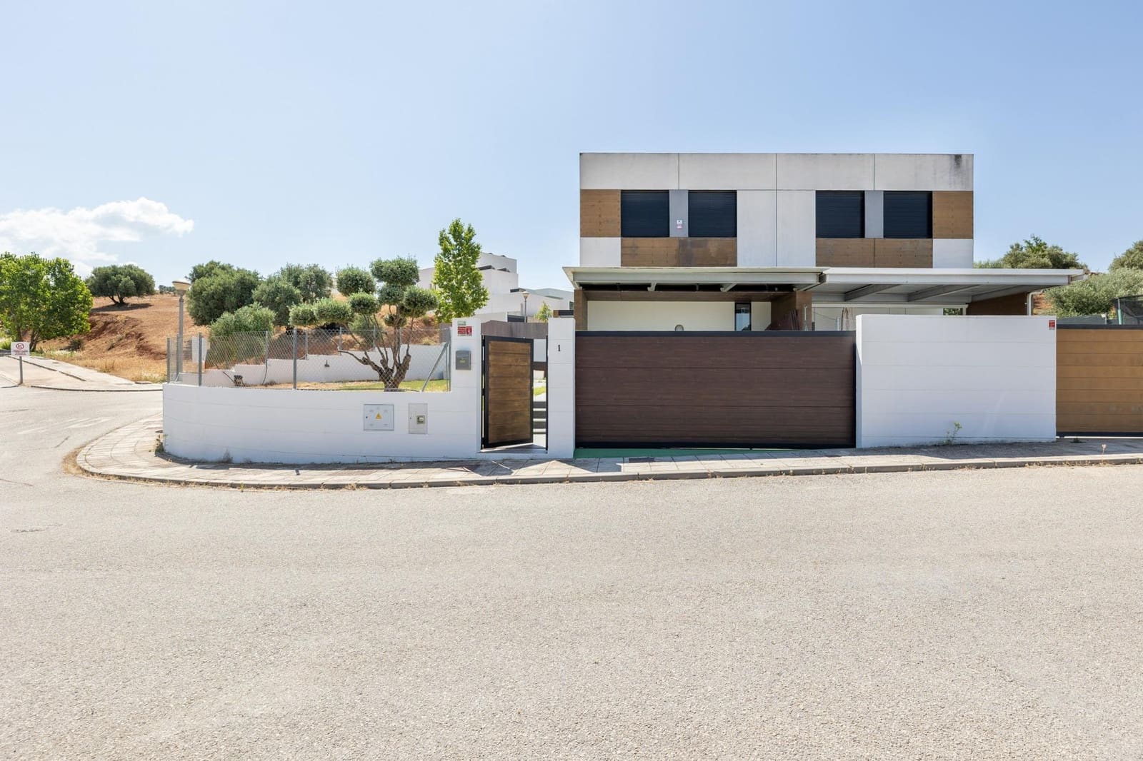 3 slaapkamer Rijtjeshuis te koop in Albolote met garage - € 305.000 (Ref: 9953953)