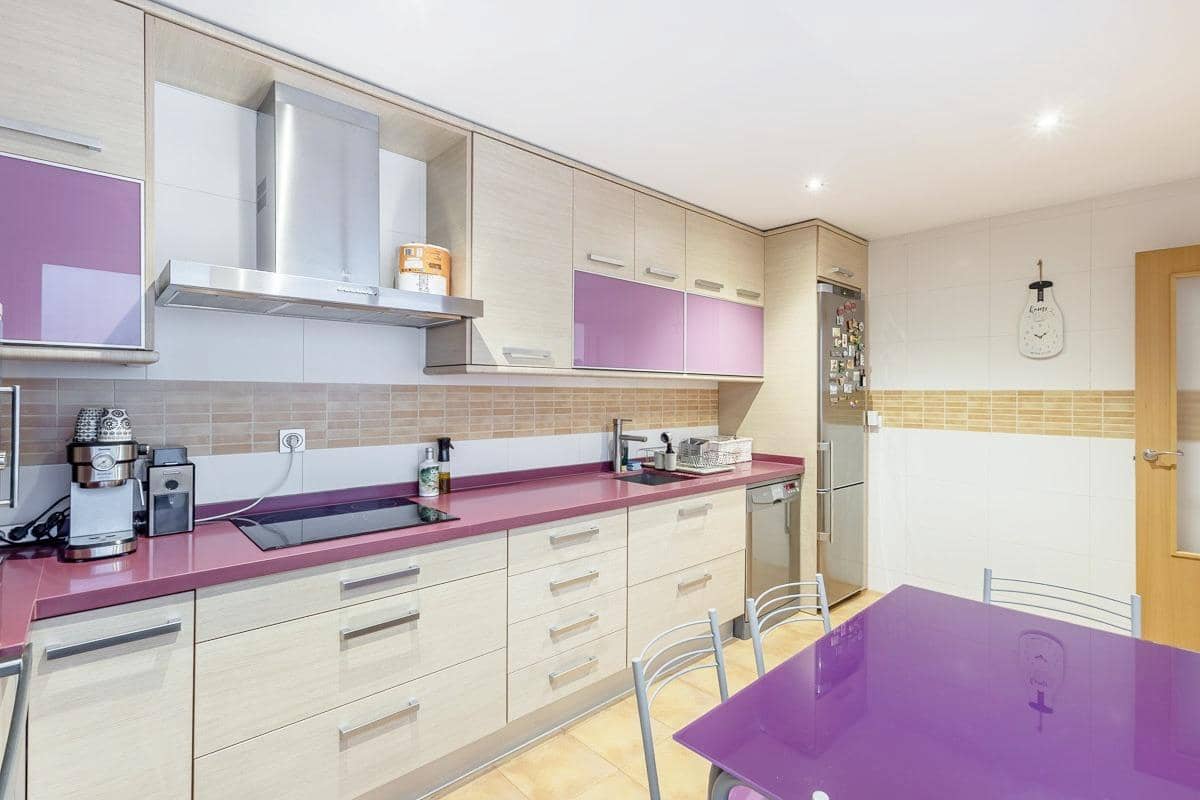 4 bedroom Terraced Villa for sale in Guevejar with garage - € 225,000 (Ref: 9959448)