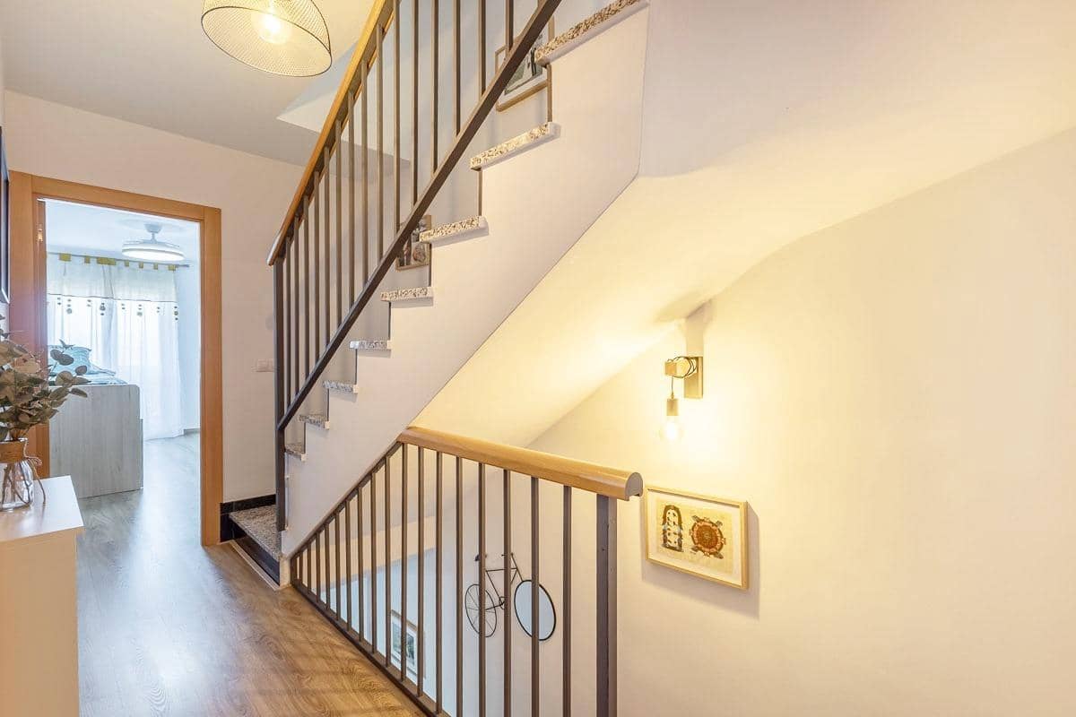 4 bedroom Terraced Villa for sale in Guevejar with garage - € 225,000 (Ref: 9959448)