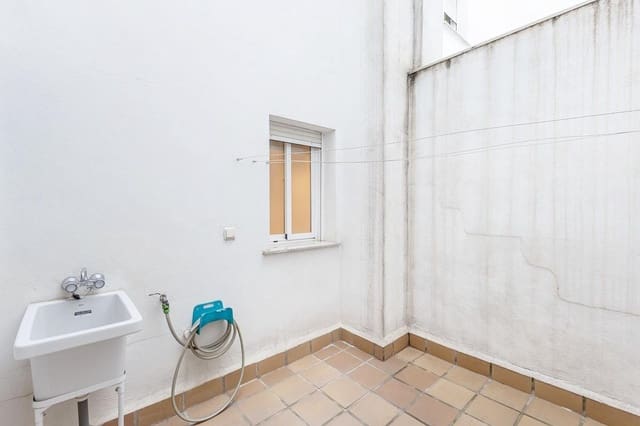 4 slaapkamer Rijtjeshuis te koop in Güevéjar met garage - € 225.000 (Ref: 9959448)