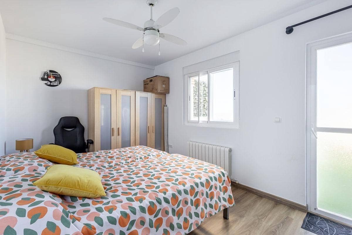 4 bedroom Terraced Villa for sale in Guevejar with garage - € 225,000 (Ref: 9959448)