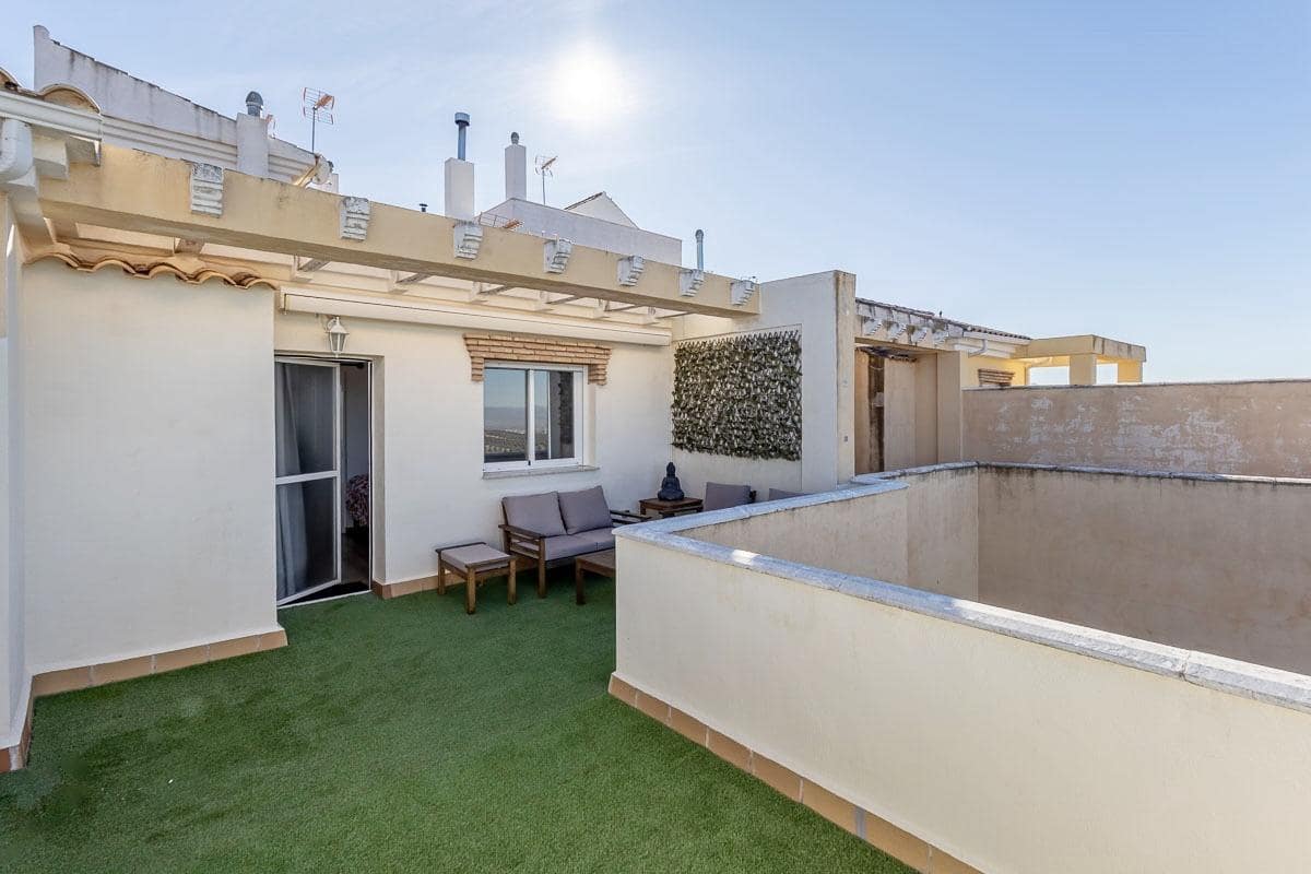 4 bedroom Terraced Villa for sale in Guevejar with garage - € 225,000 (Ref: 9959448)