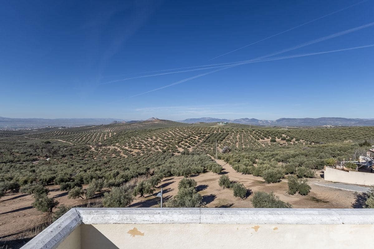 4 bedroom Terraced Villa for sale in Guevejar with garage - € 225,000 (Ref: 9959448)