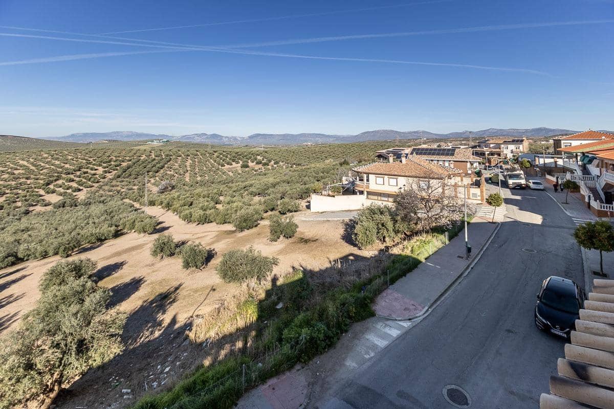 4 bedroom Terraced Villa for sale in Guevejar with garage - € 225,000 (Ref: 9959448)