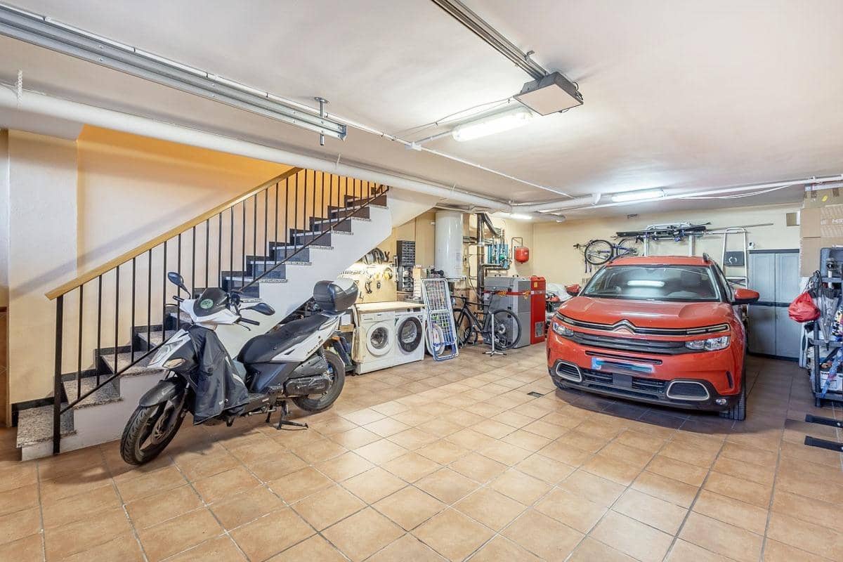 4 bedroom Terraced Villa for sale in Guevejar with garage - € 225,000 (Ref: 9959448)