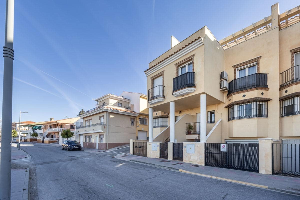 4 bedroom Terraced Villa for sale in Guevejar with garage - € 225,000 (Ref: 9959448)