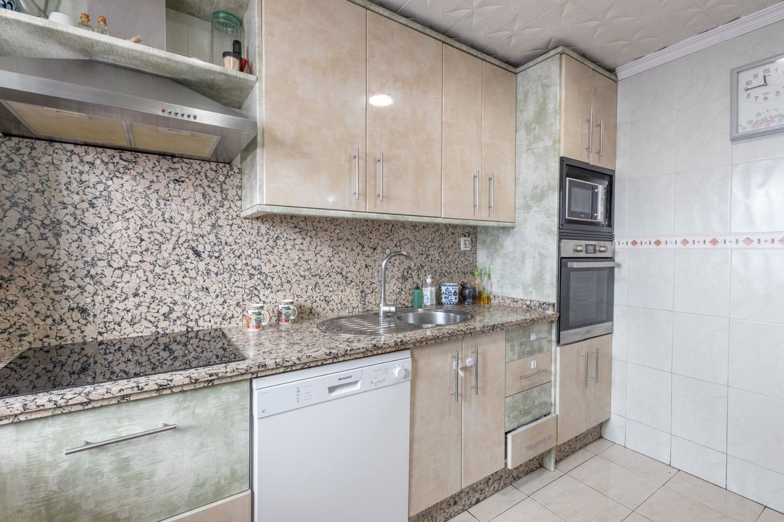 3 bedroom Terraced Villa for sale in Armilla with garage - € 220,000 (Ref: 9962370)