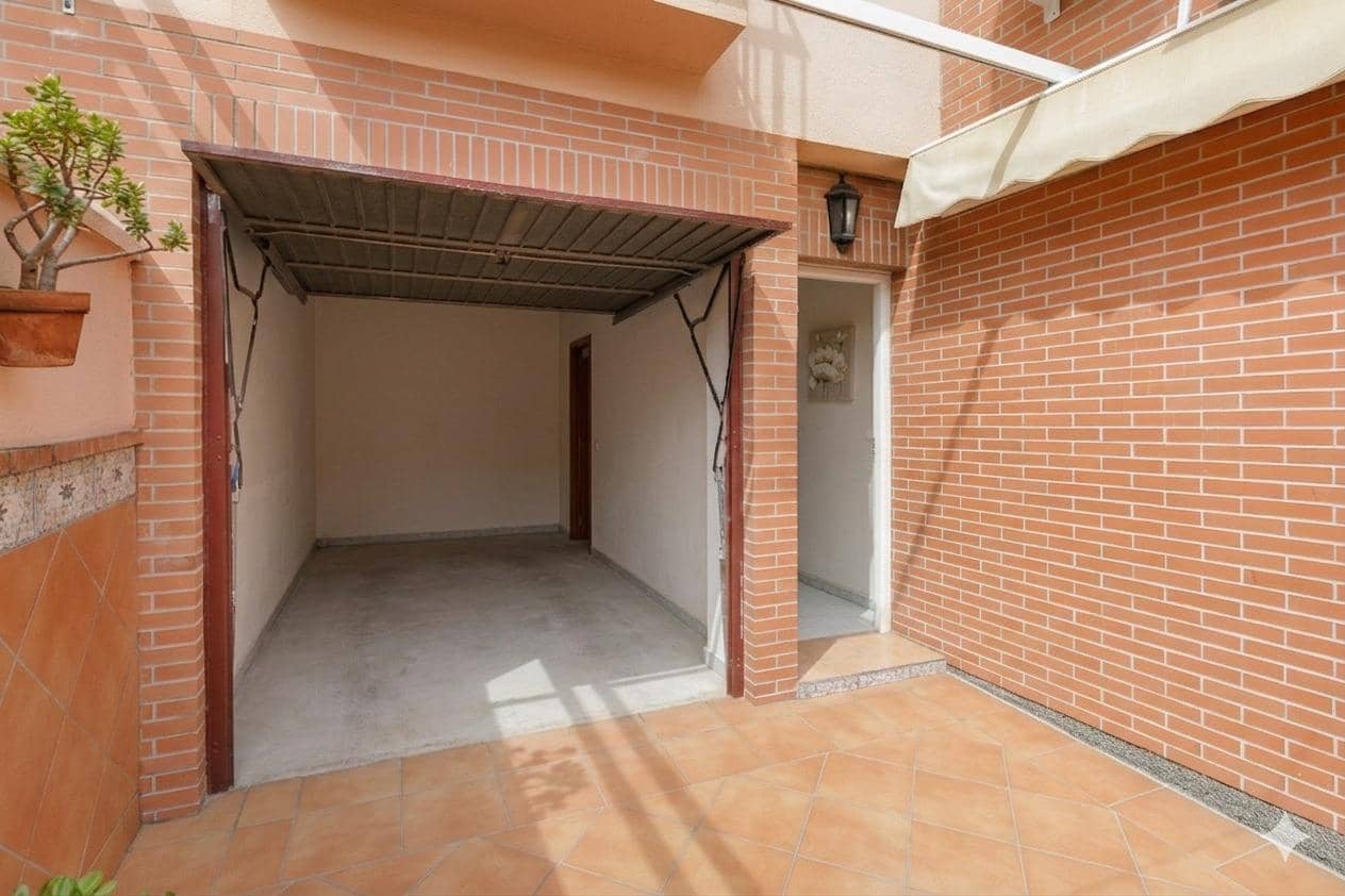 Adosado de 5 habitaciones en Granada ciudad en venta con garaje - 350.000 € (Ref: 9964990)