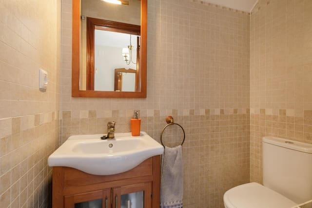 Adosado de 5 habitaciones en Granada ciudad en venta con garaje - 350.000 € (Ref: 9964990)