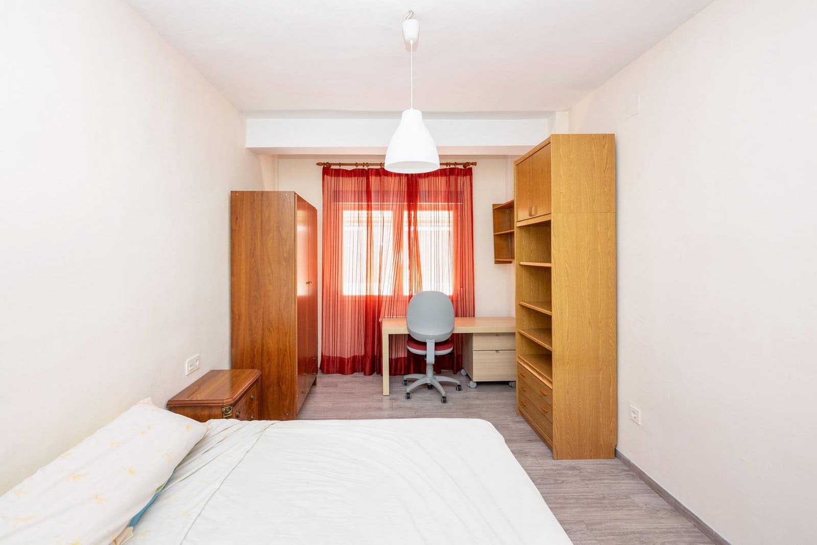 4 Zimmer Apartment zu verkaufen in Granada Stadt - 285.000 € (Ref: 9966690)
