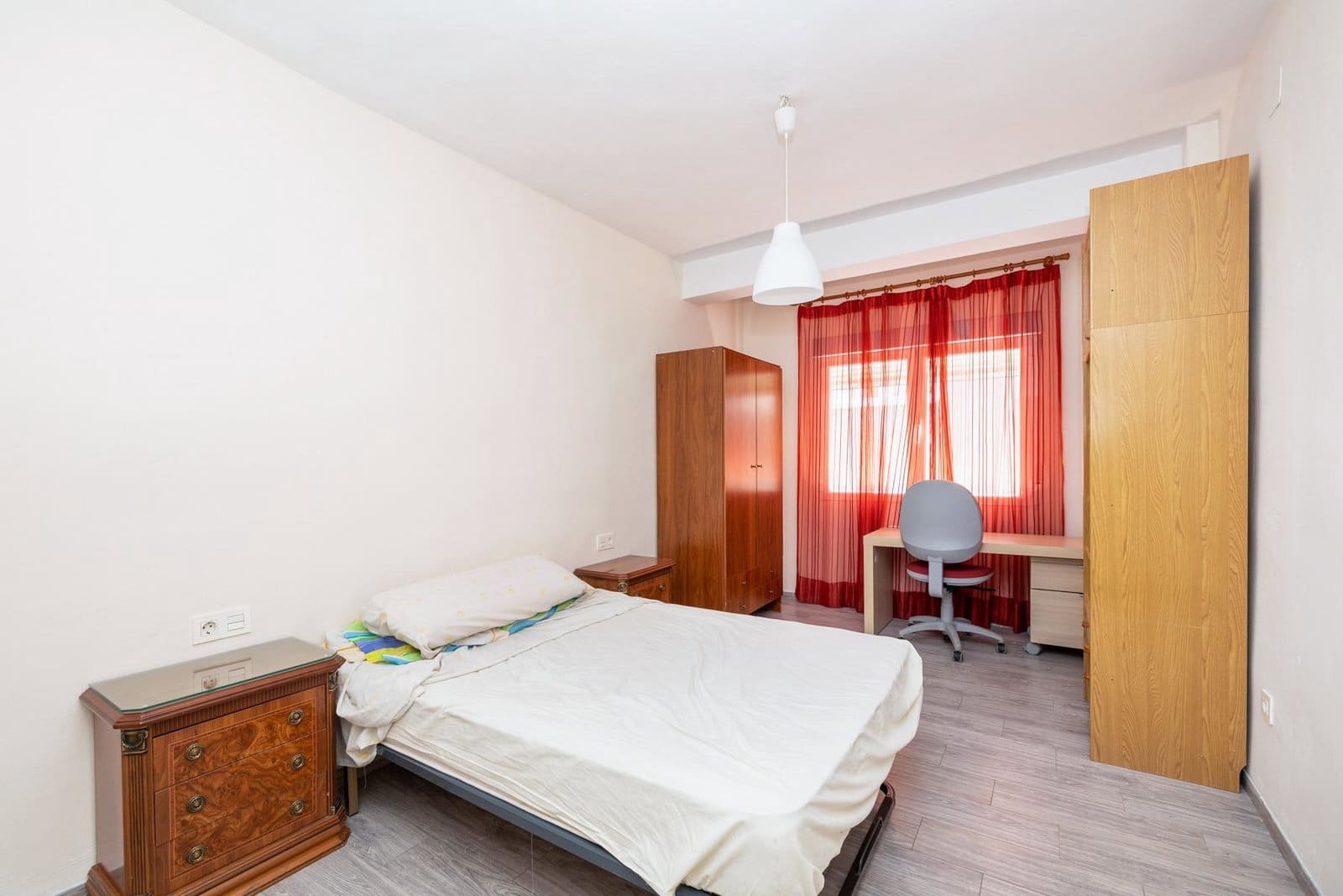 4 Zimmer Apartment zu verkaufen in Granada Stadt - 285.000 € (Ref: 9966690)