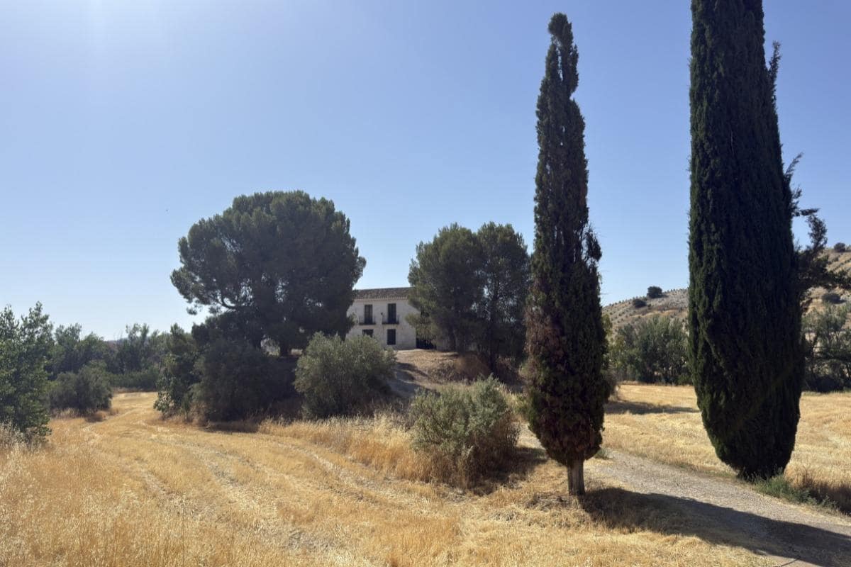 8 soverom Villa til salgs i Alamedilla med garasje - € 200 000 (Ref: 9968122)