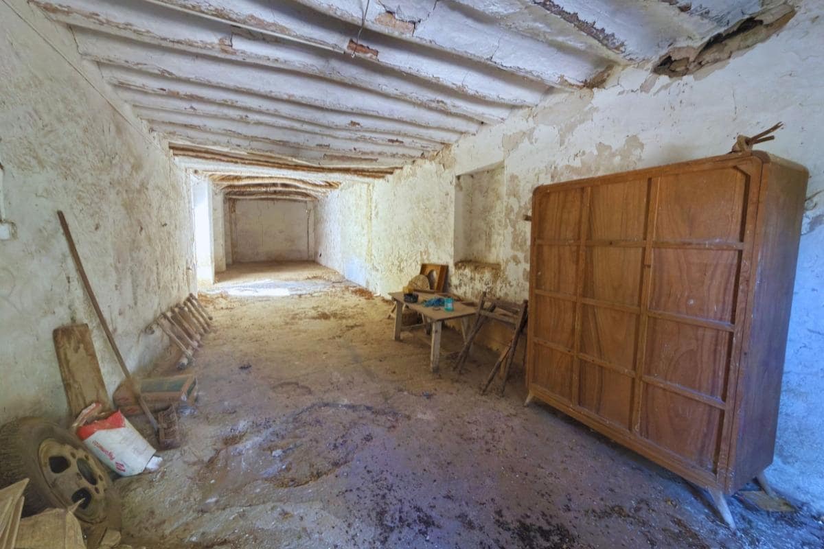 8 soverom Villa til salgs i Alamedilla med garasje - € 200 000 (Ref: 9968122)