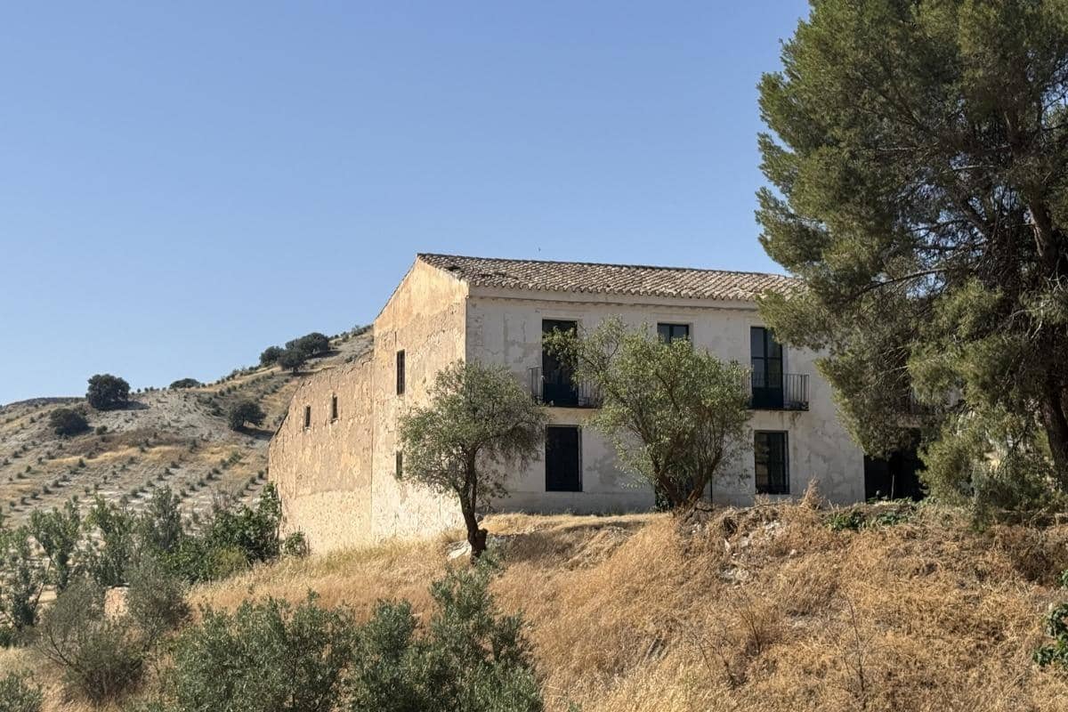 8 soverom Villa til salgs i Alamedilla med garasje - € 200 000 (Ref: 9968122)