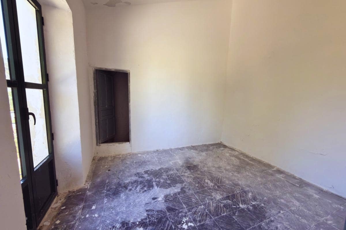8 soverom Villa til salgs i Alamedilla med garasje - € 200 000 (Ref: 9968122)