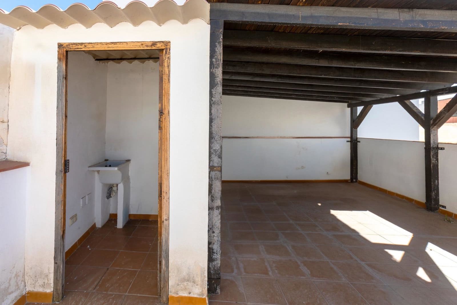 7 bedroom Villa for sale in Almunecar - € 390,000 (Ref: 9973353)