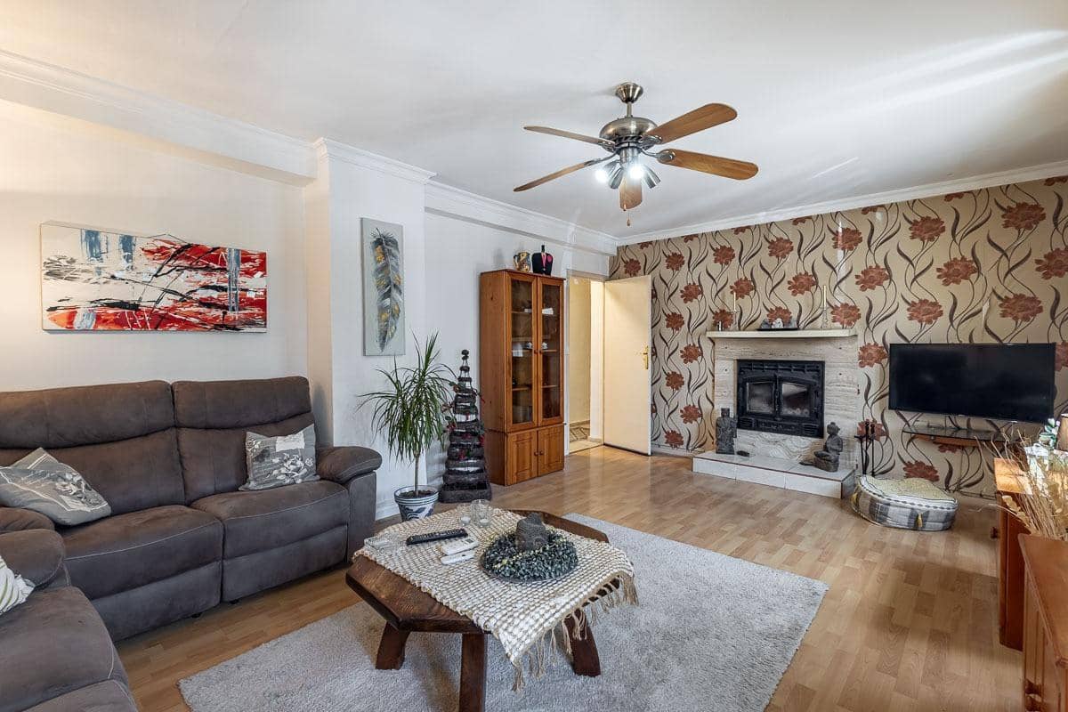 4 soveværelse Villa til salg i Moclin med garage - € 89.000 (Ref: 9973354)