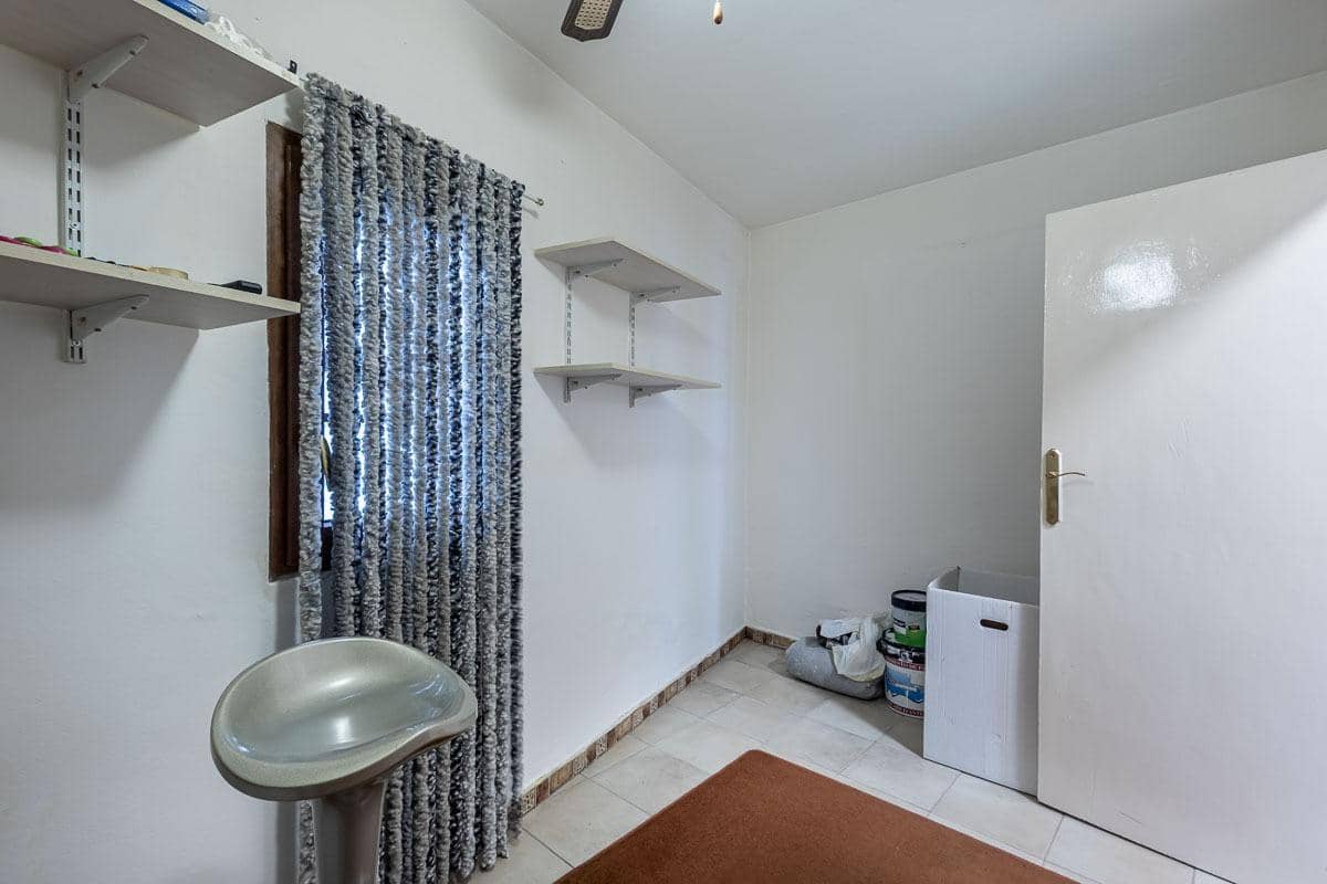 4 soveværelse Villa til salg i Moclin med garage - € 89.000 (Ref: 9973354)